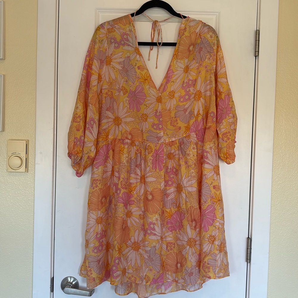 H&M 70s floral print dress with tie detail in back